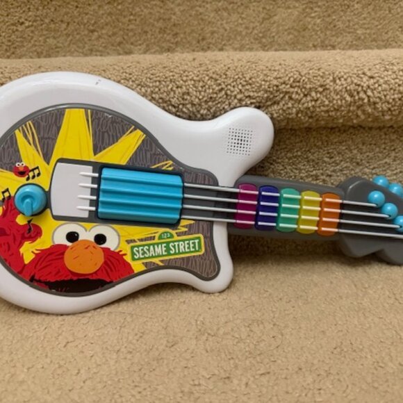 Sesame Street Elmo Guitar Lights and Sounds Rock n Roll - Picture 2 of 5
